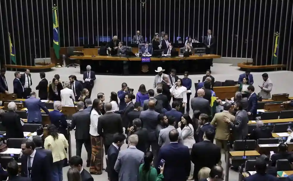 PEC da Blindagem: como votaram os deputados de Alagoas — e o que muda com a proposta
