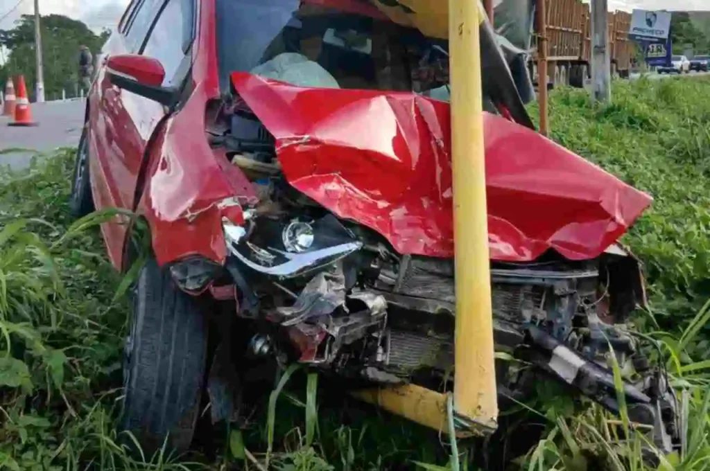 Acidente deixa gestante e companheiro feridos no Litoral Norte de Alagoas