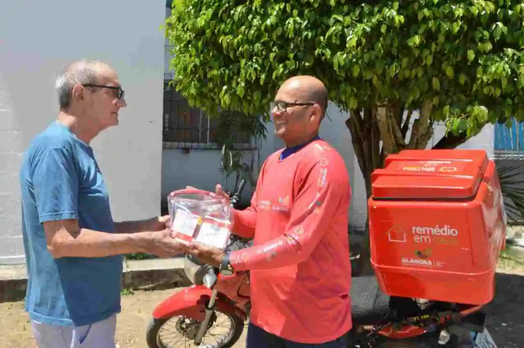 Programa Remédio em Casa leva tratamento a mais de 12 mil alagoanos todos os meses