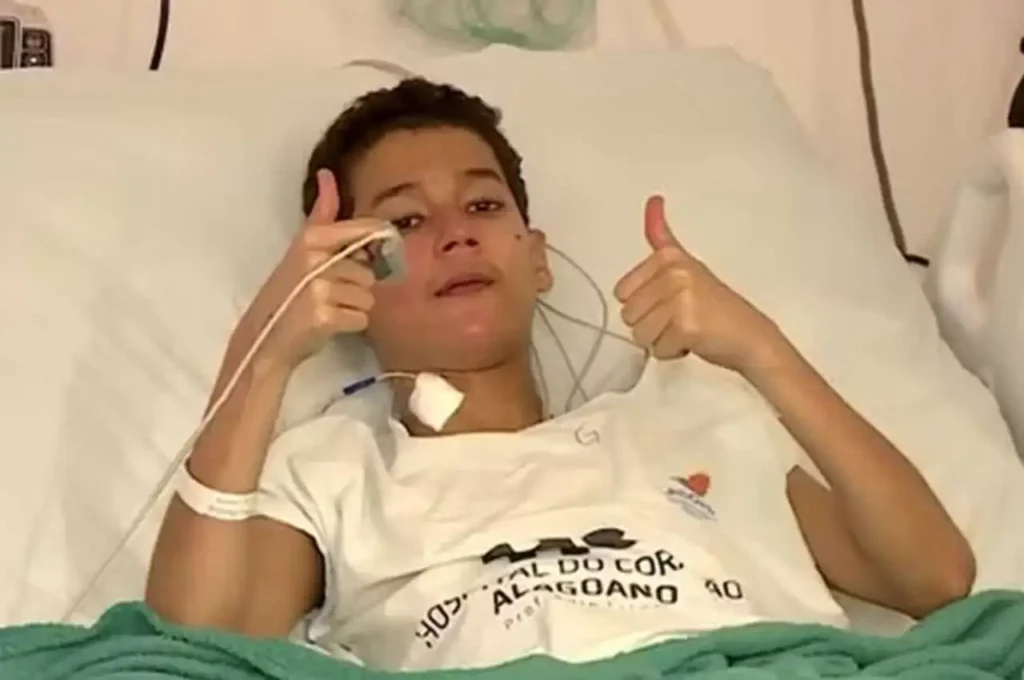 Adolescente recebe primeiro transplante cardíaco com órgão vindo de outro estado em Alagoas