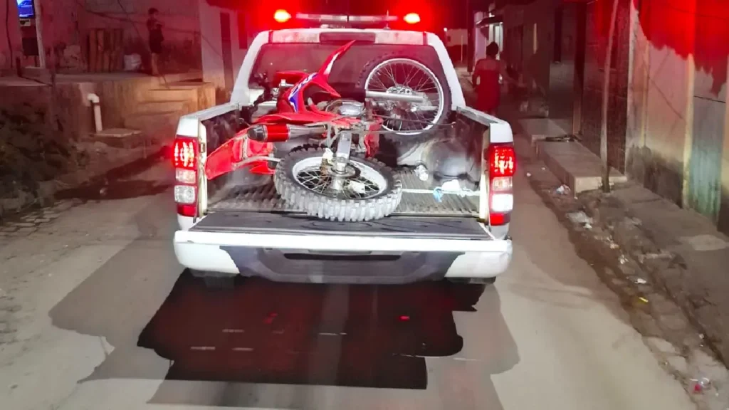 Motociclista é preso em Murici após colidir com viaturas e testar positivo para álcool