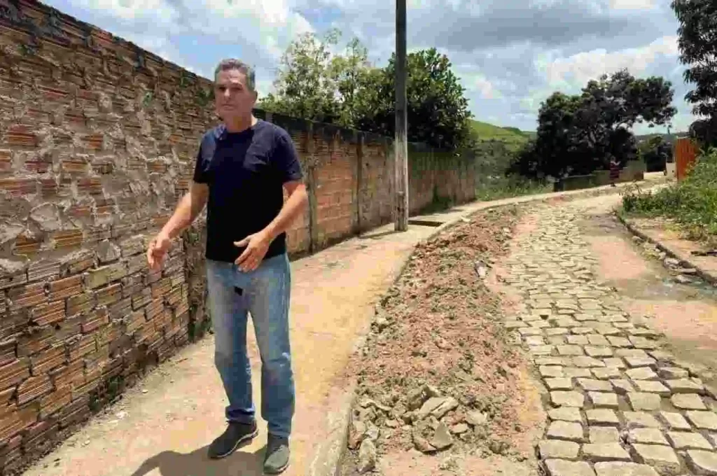 Prefeito de Branquinha visita ruas que serão pavimentadas
