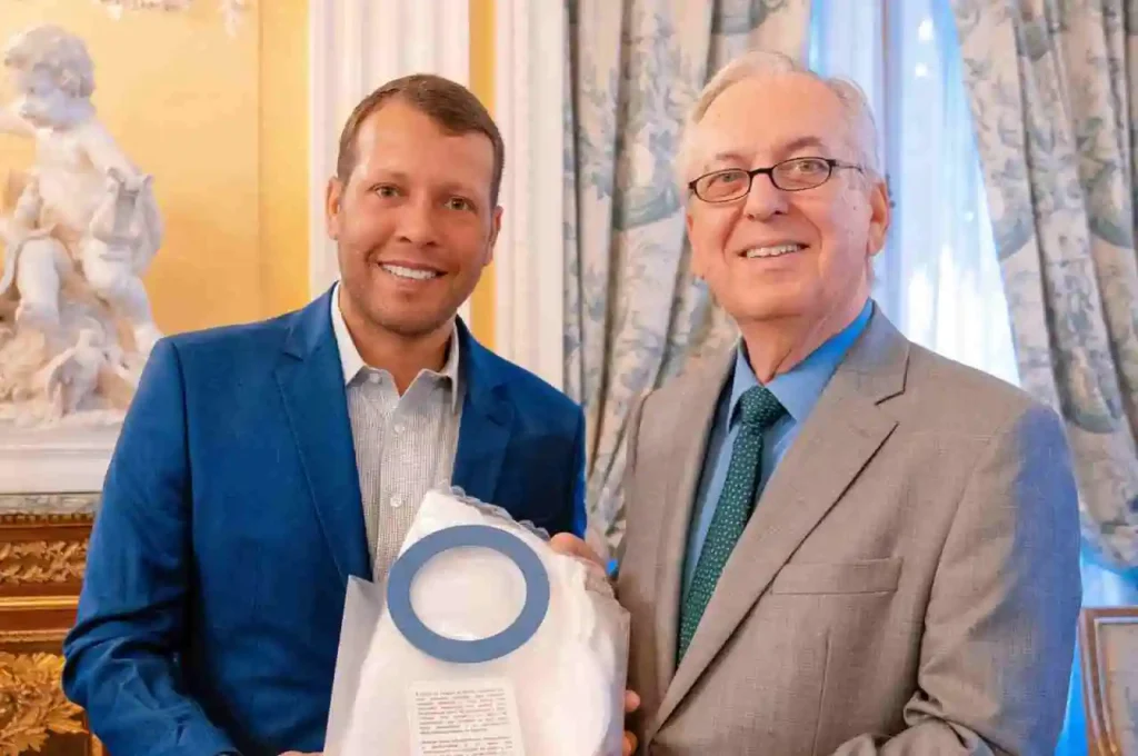 Prefeito de Murici apresenta projeto educacional ao embaixador do Brasil na Espanha