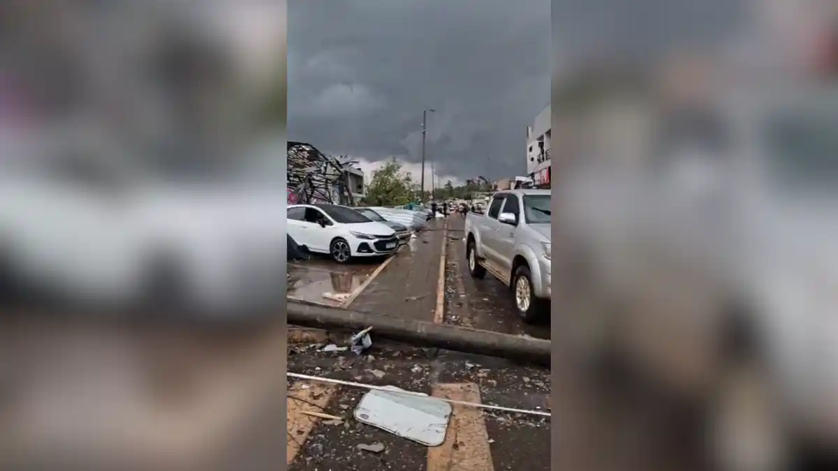 Tornado causa destruição nas cidades do interior do Paraná • Reprodução/ Portal Sudoeste Online