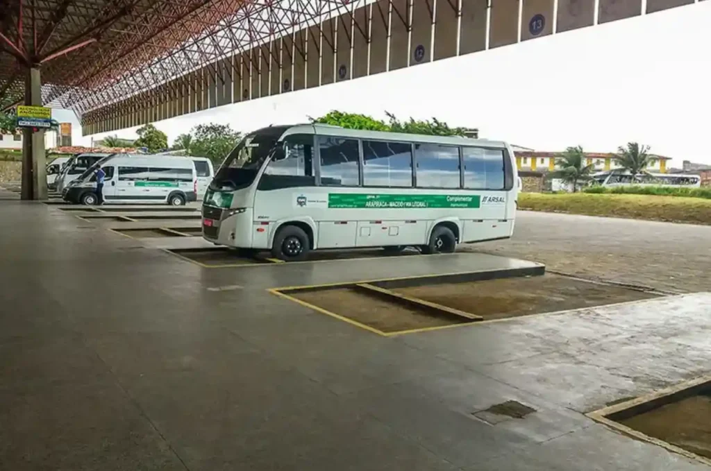 Mulheres, idosos e PCD podem pedir para descer do ônibus fora do ponto à noite em Alagoas