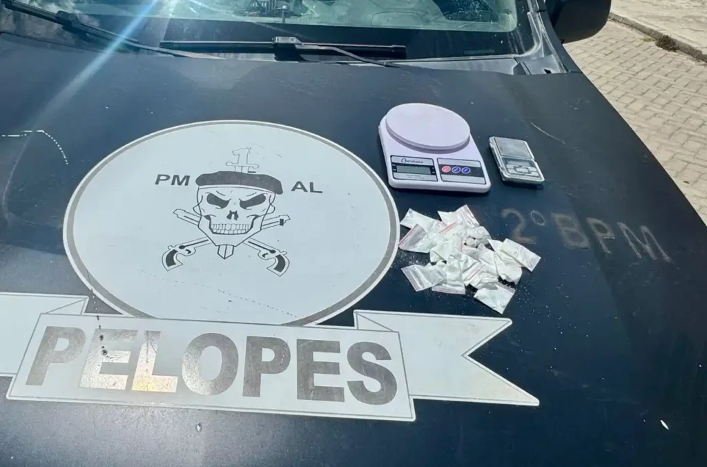 “Kit Tráfico”: PM encontra cocaína, balanças e bala de 38 dentro de casa em União