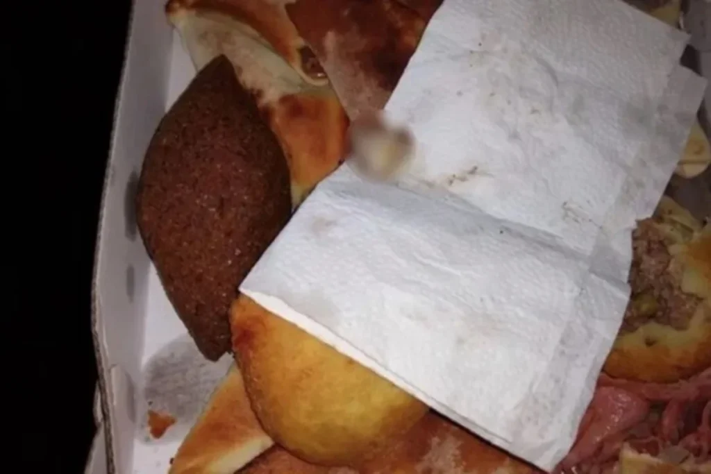 Caso do “dedo no salgado” expõe falhas na fiscalização de cozinhas de delivery em São Paulo