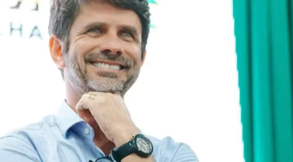 Júnior Menezes anuncia pagamento do 14º salário da Educação para 10 de janeiro