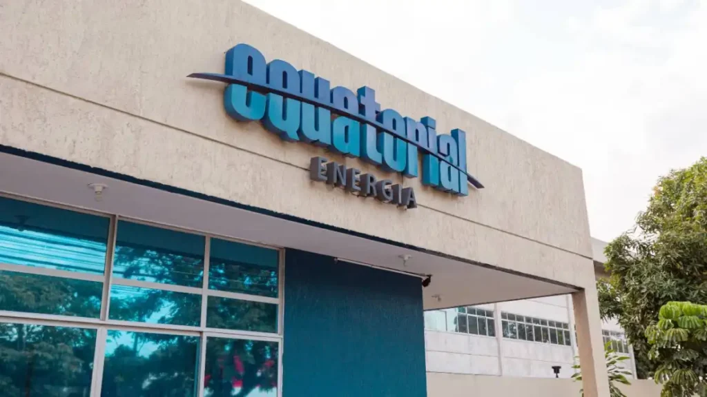 Justiça bloqueia R$ 43 mil da Equatorial para tratar vítima de choque elétrico em poste