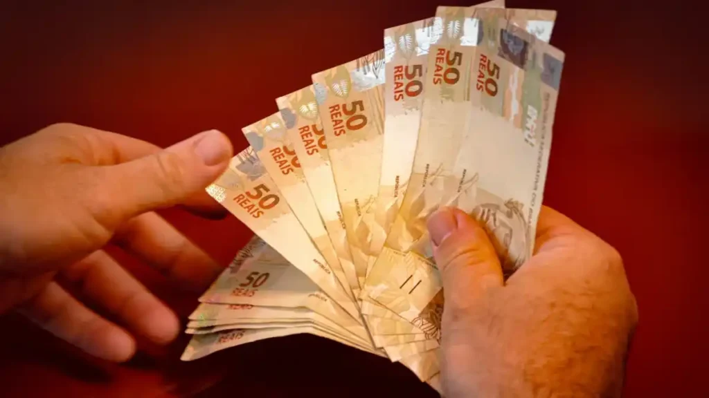 Atenção, BPC e LOAS: Benefício sobe para R$ 1.621 em janeiro; confira o calendário