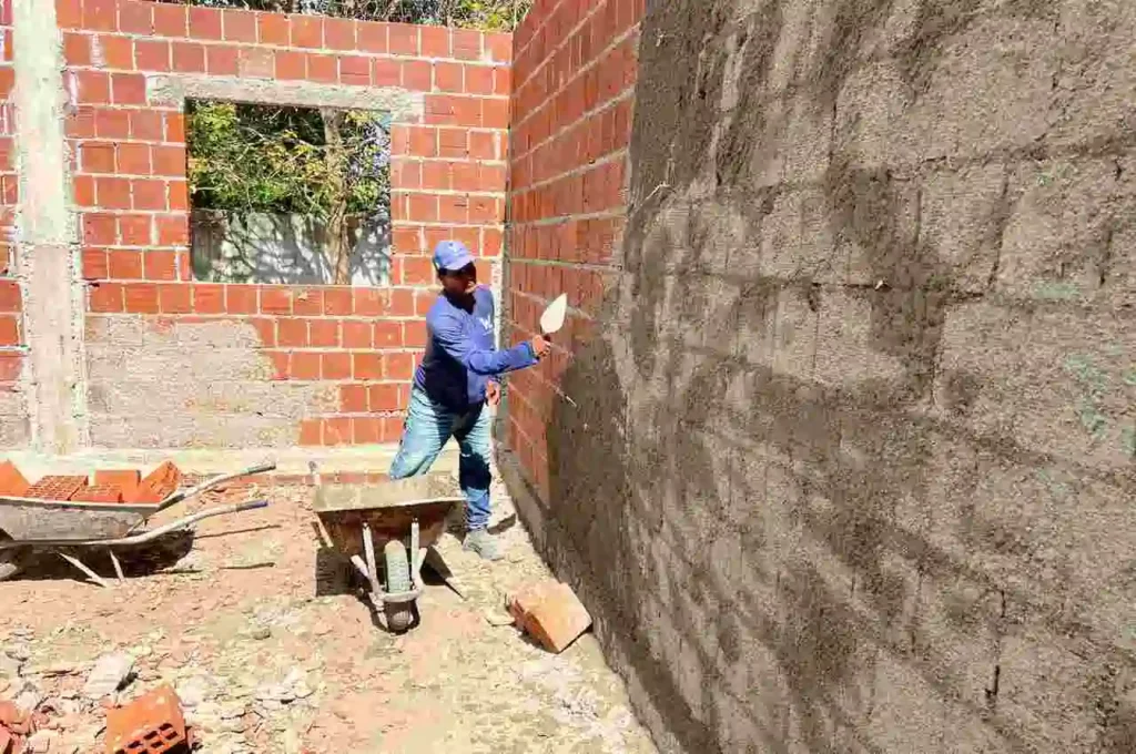 Branquinha constrói novas salas de aula para expandir tempo integral na rede municipal