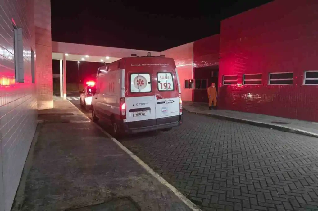 Homem com ferimentos por arma branca é socorrido na Laje e transferido para o HRM