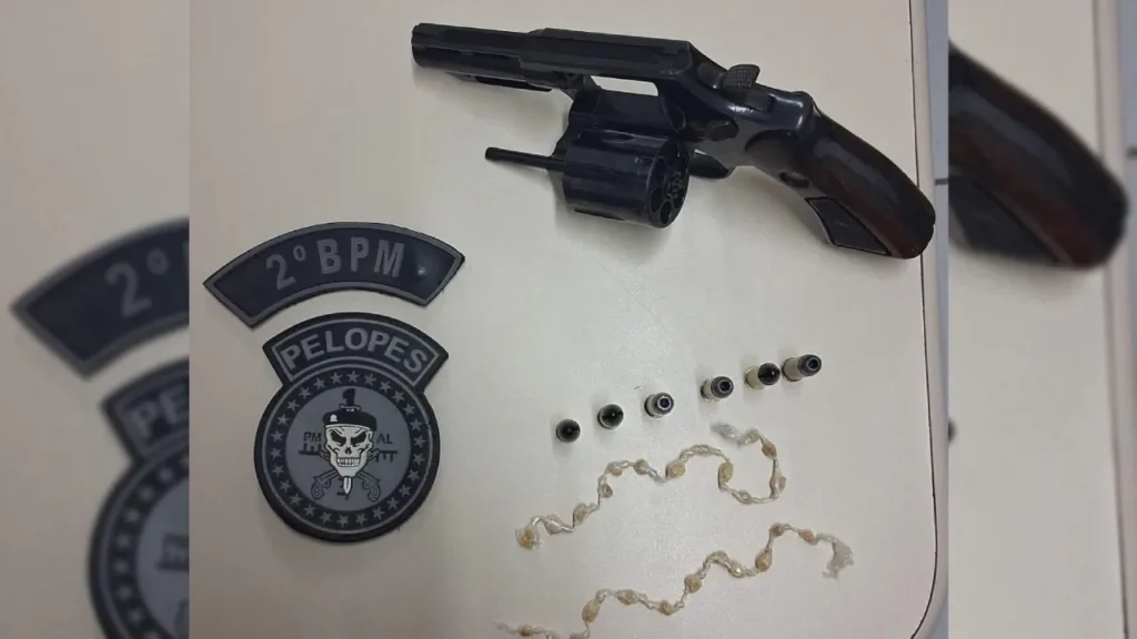 Polícia Militar apreende revólver e crack durante ação no Réveillon em União dos Palmares