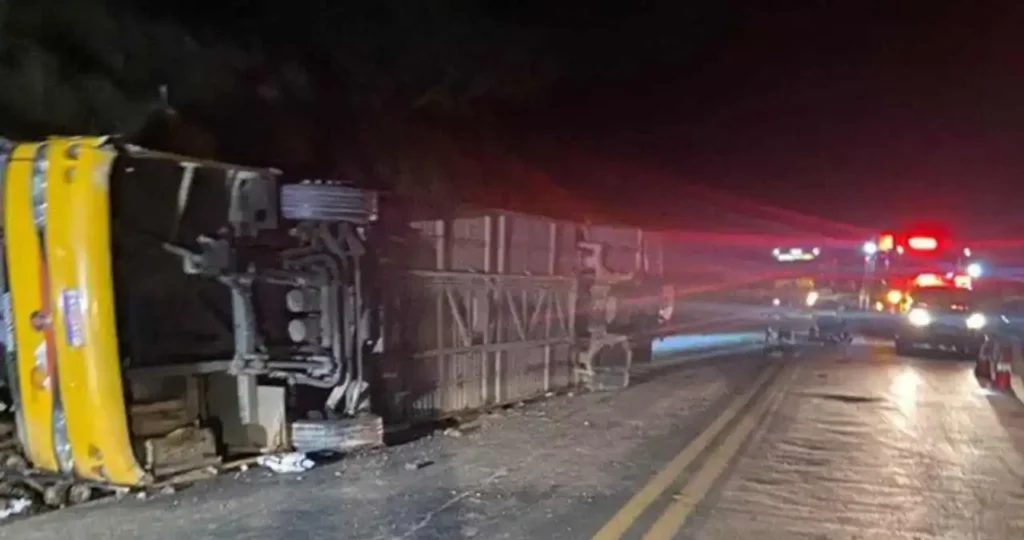 Passageiros de ônibus que tombou em MG são de União dos Palmares e outras cidades alagoanas