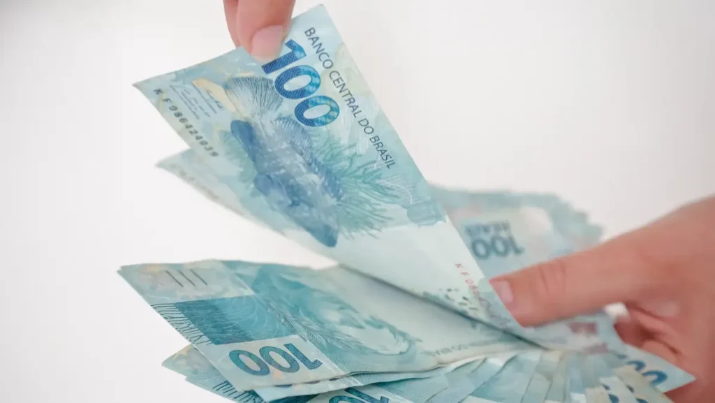 Notas de R$ 100 falsas circulam no comércio de Alagoas; veja como identificar