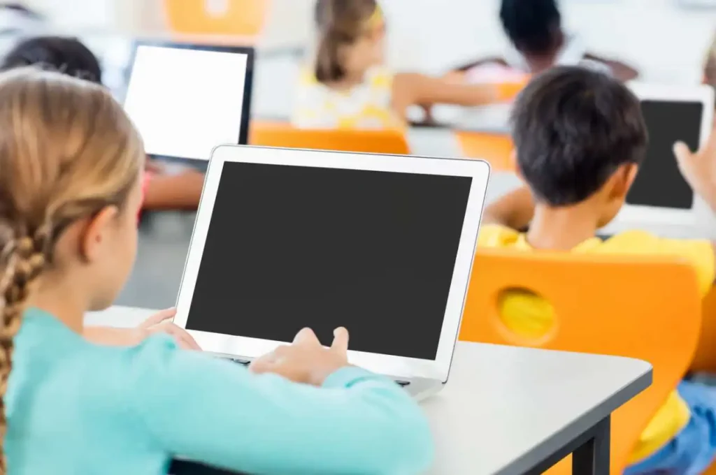 Combate à evasão e inovação digital: Veja as metas de Alagoas para o ano letivo de 2026