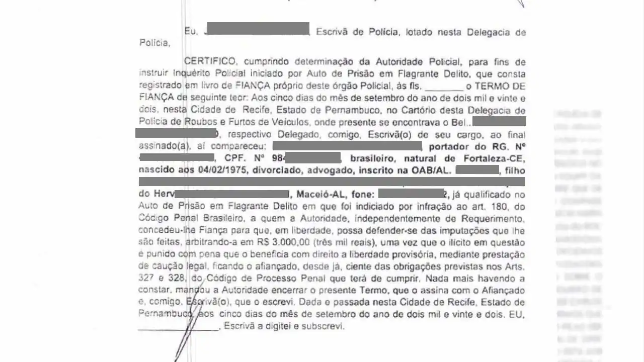 Termo de fiança lavrado pela Polícia Civil de Pernambuco fixa o valor de R$ 3 mil para concessão de liberdade provisória ao ex-marido da delegada, preso em flagrante com veículo roubado e clonado.