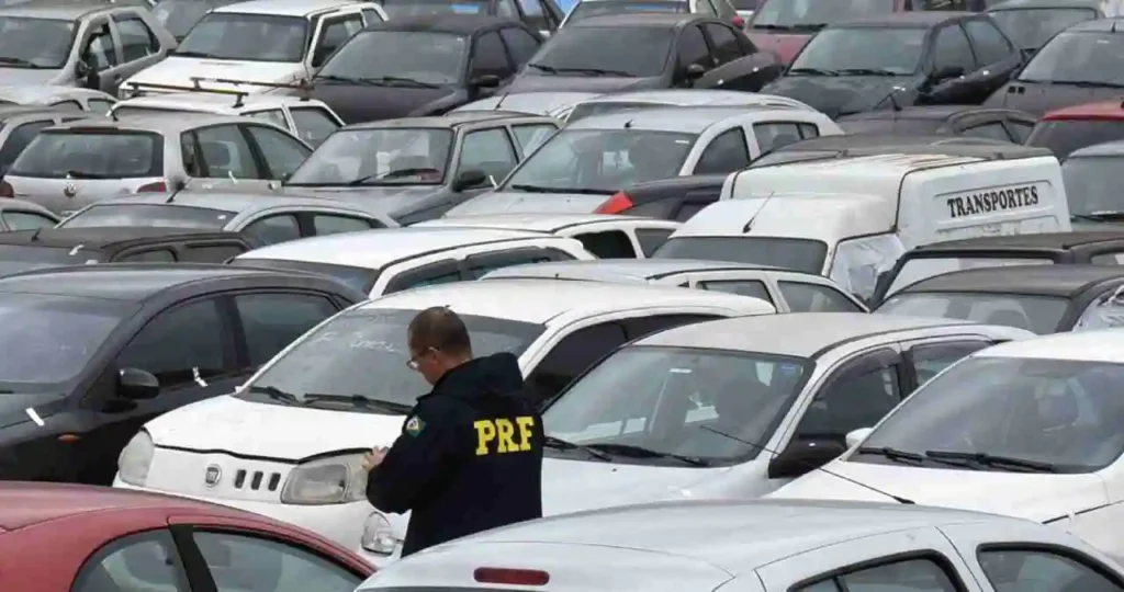 PRF Alagoas notifica proprietários de veículos recolhidos sobre risco de leilão
