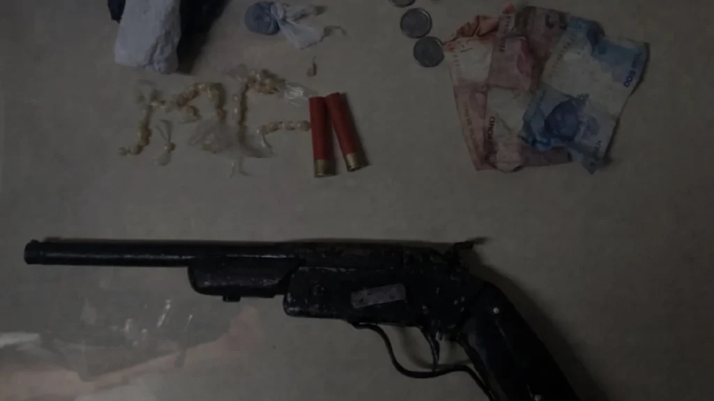 Após investigação da inteligência, PM fecha ponto de tráfico e prende suspeito em Murici