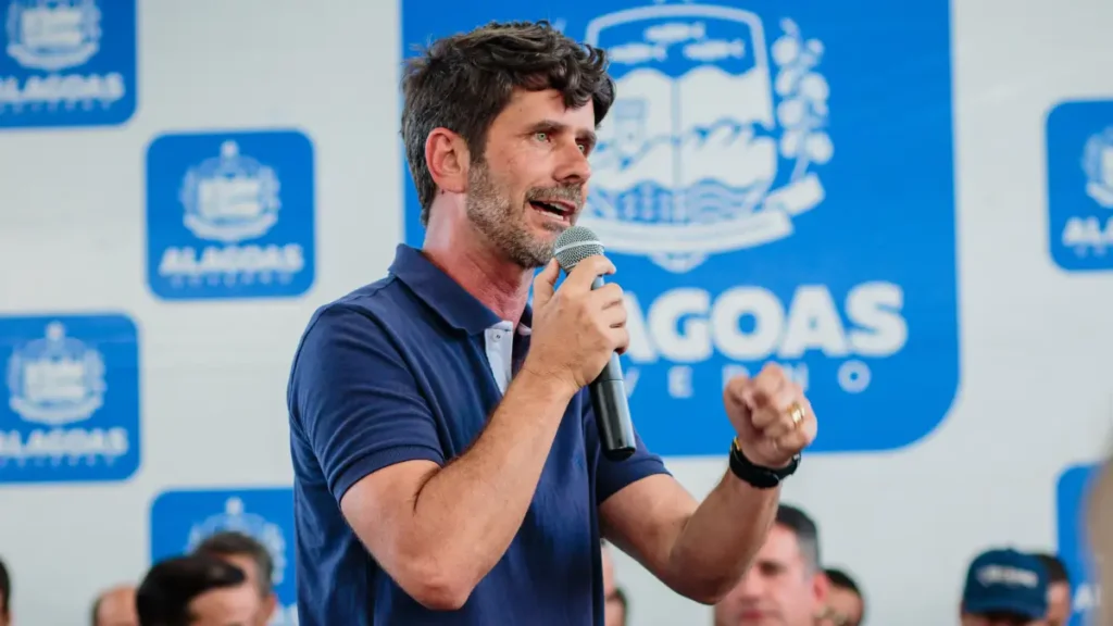 Júnior Menezes prepara saída de mais 3 secretários em fevereiro