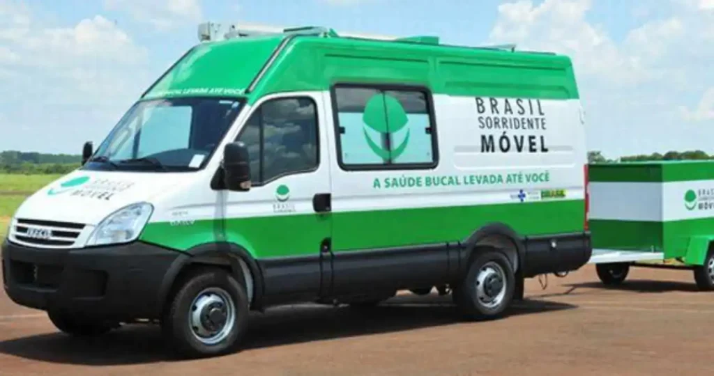 União dos Palmares é contemplada com unidade odontológica móvel em evento com Lula