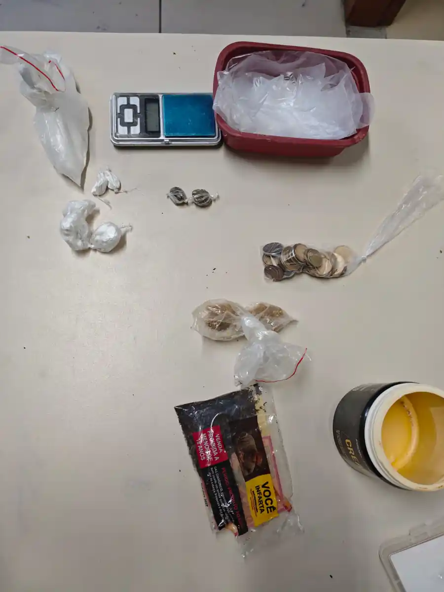 Material apreendido em ação da Polícia Militar no Centro de Murici.Foto: PM/AL