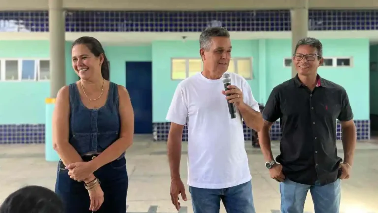 Branquinha paga 1/3 de férias aos profissionais da educação nesta quinta (12)